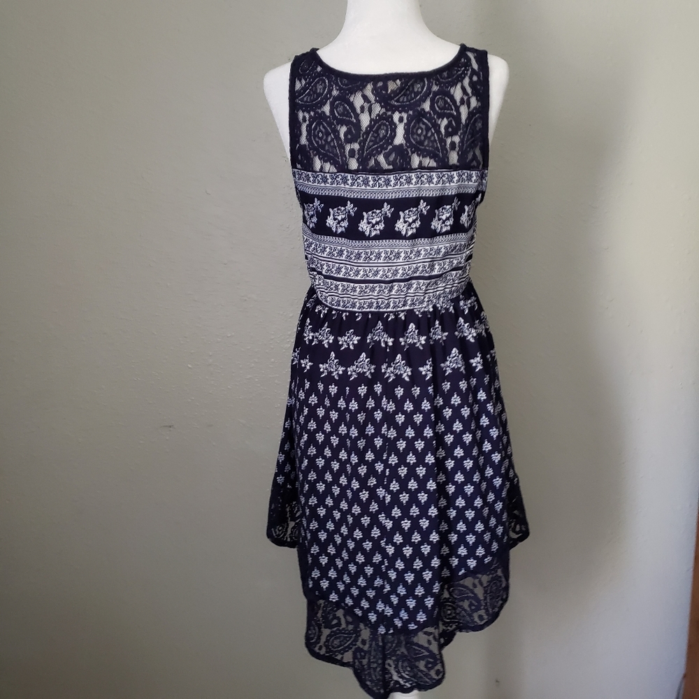 Entro blue / white floral lace edged trend… - Picture 5 of 7